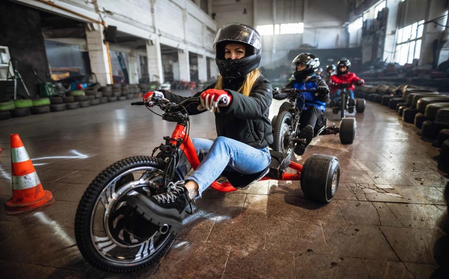 Lee más sobre el artículo Drift Trike Eléctrico: la mezcla perfecta entre adrenalina, estilo y tecnología